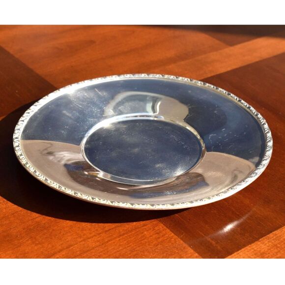 Oneida Chip and Dip - Etsy Vintage Oneida Briarcliff Silverplate Chip Dip Serving Dish 1940s Ornate - 10\